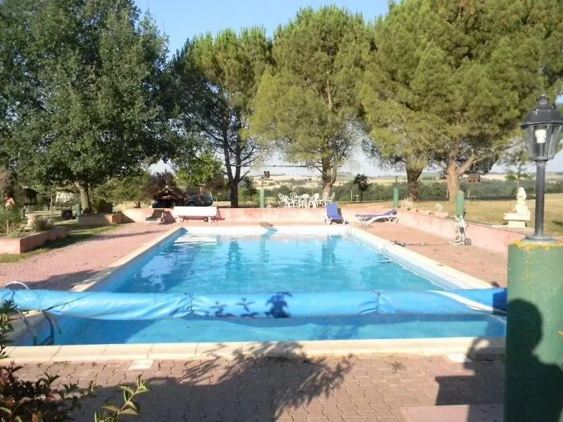 Hôtel La Tour de Pérès à Castéra-Verduzan