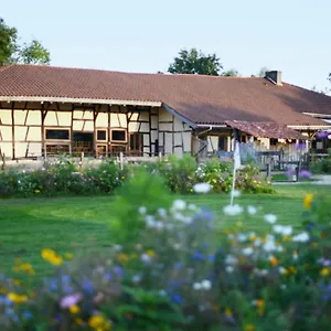 domaine-des-brouilles.hotels-rhonealpes.com/